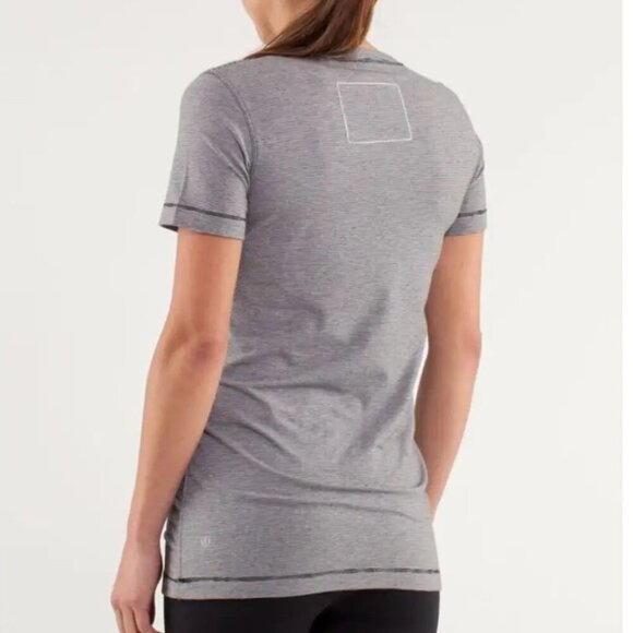 Lululemon Every Yogi Short Sleeve Tee Wee Stripe White Black Womens Sz 8 - Picture 2 of 9